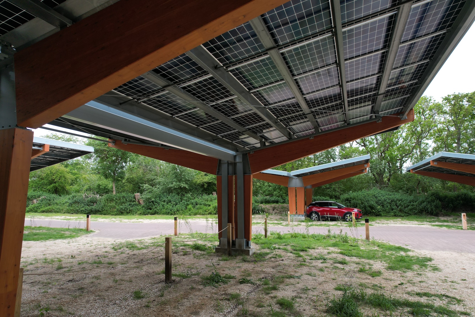 Solar Car Park bij Camping Bakkum